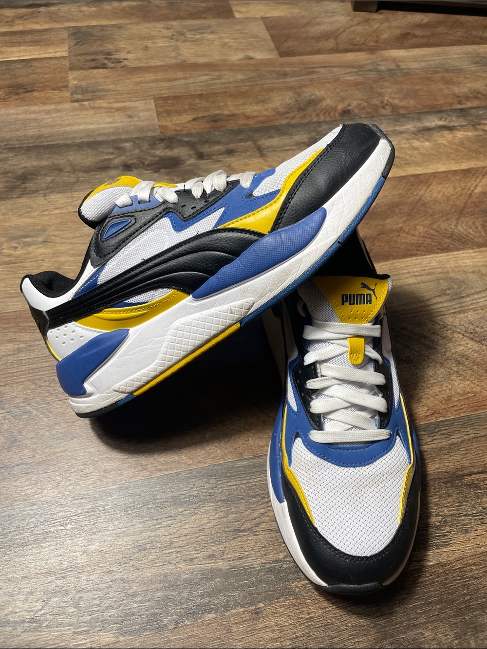 Puma Retro Runner Sneakers Size 9.5 White Blue Yellow Athletic Streetwear Shoes